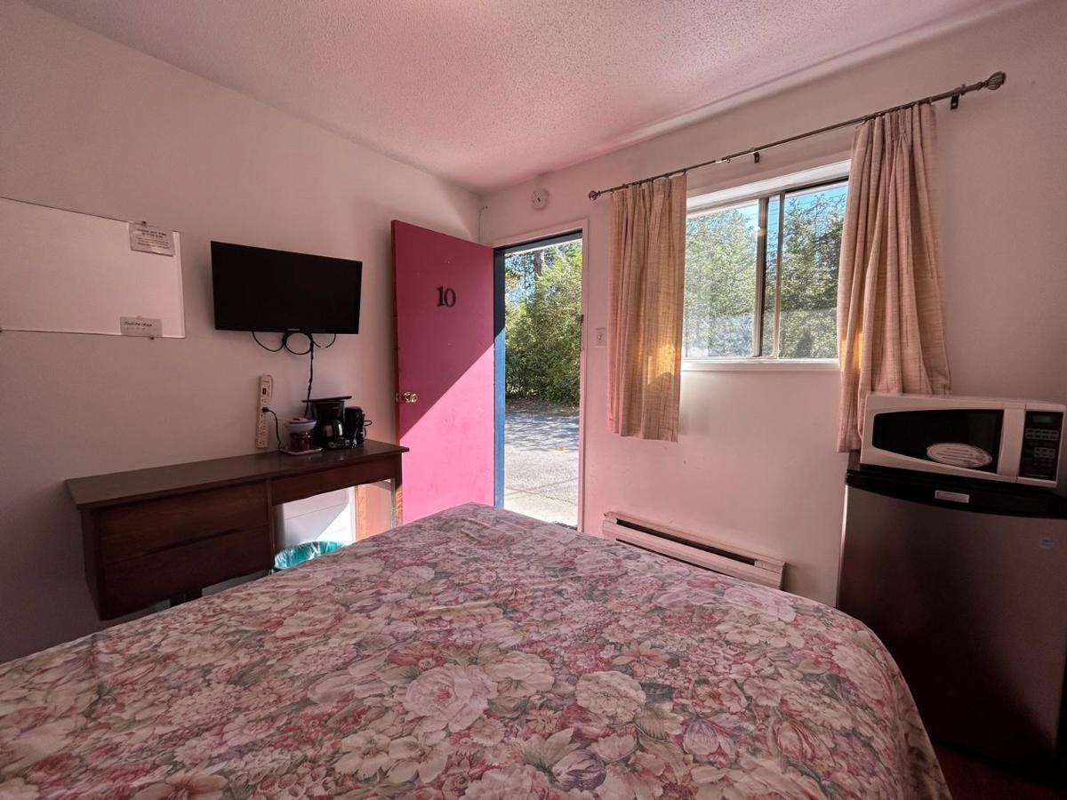 Dolphin Motel Τοφίνο Εξωτερικό φωτογραφία