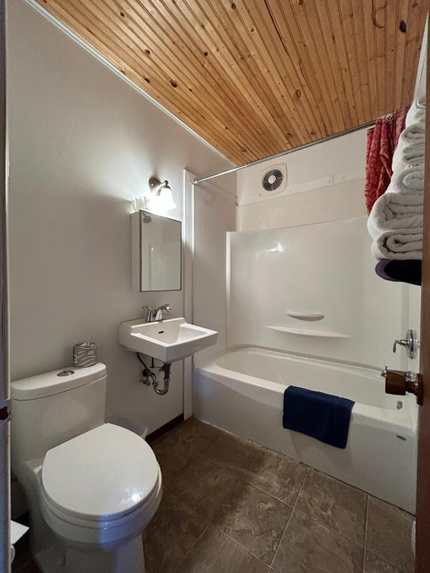 Dolphin Motel Τοφίνο Εξωτερικό φωτογραφία